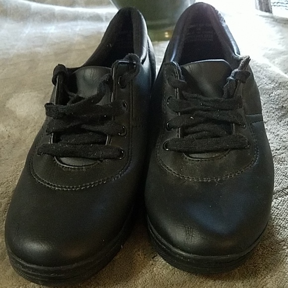 grasshopper sneakers